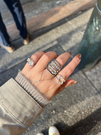 Oval Solitaire Wave Ring