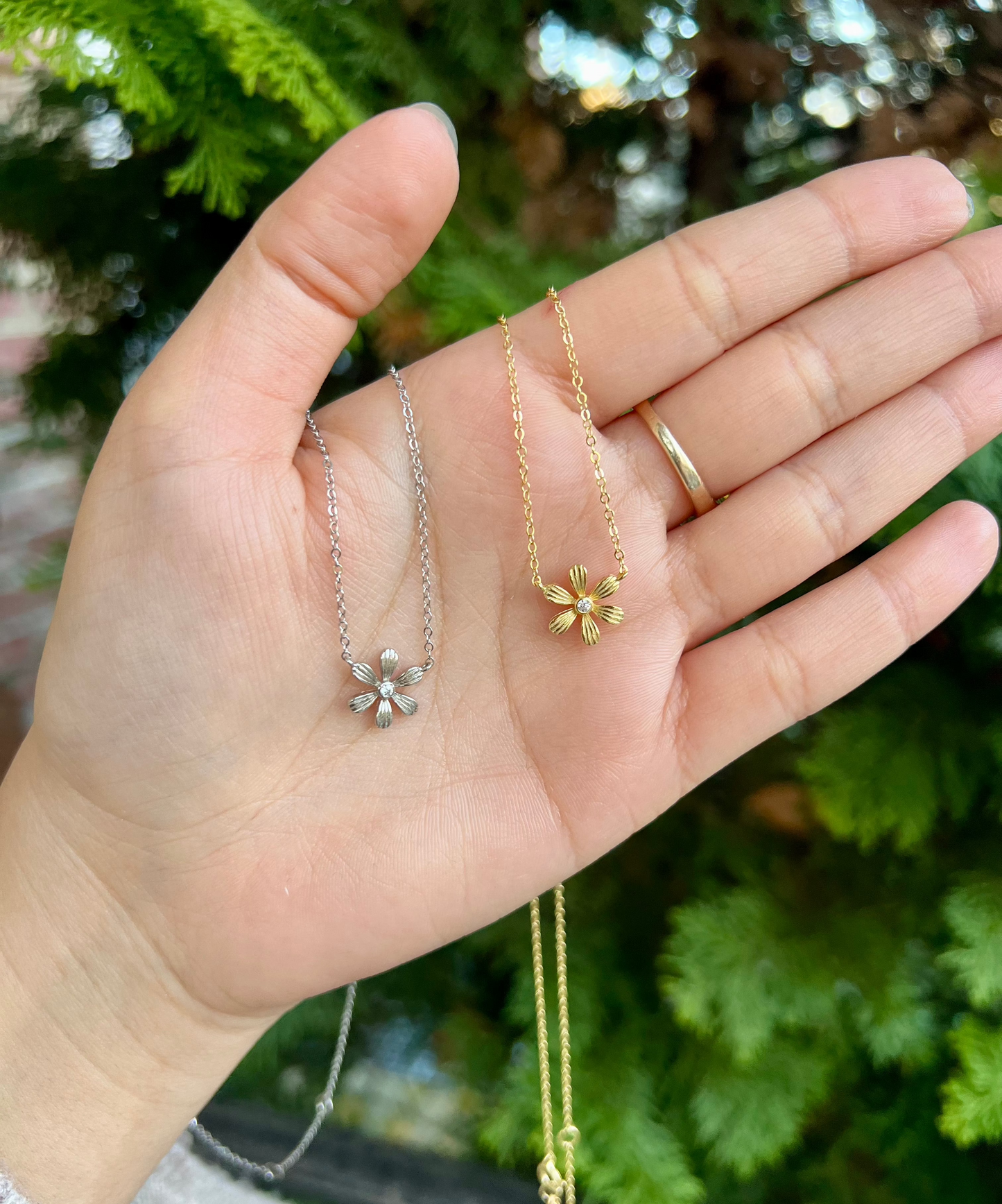 Single Flower Necklace